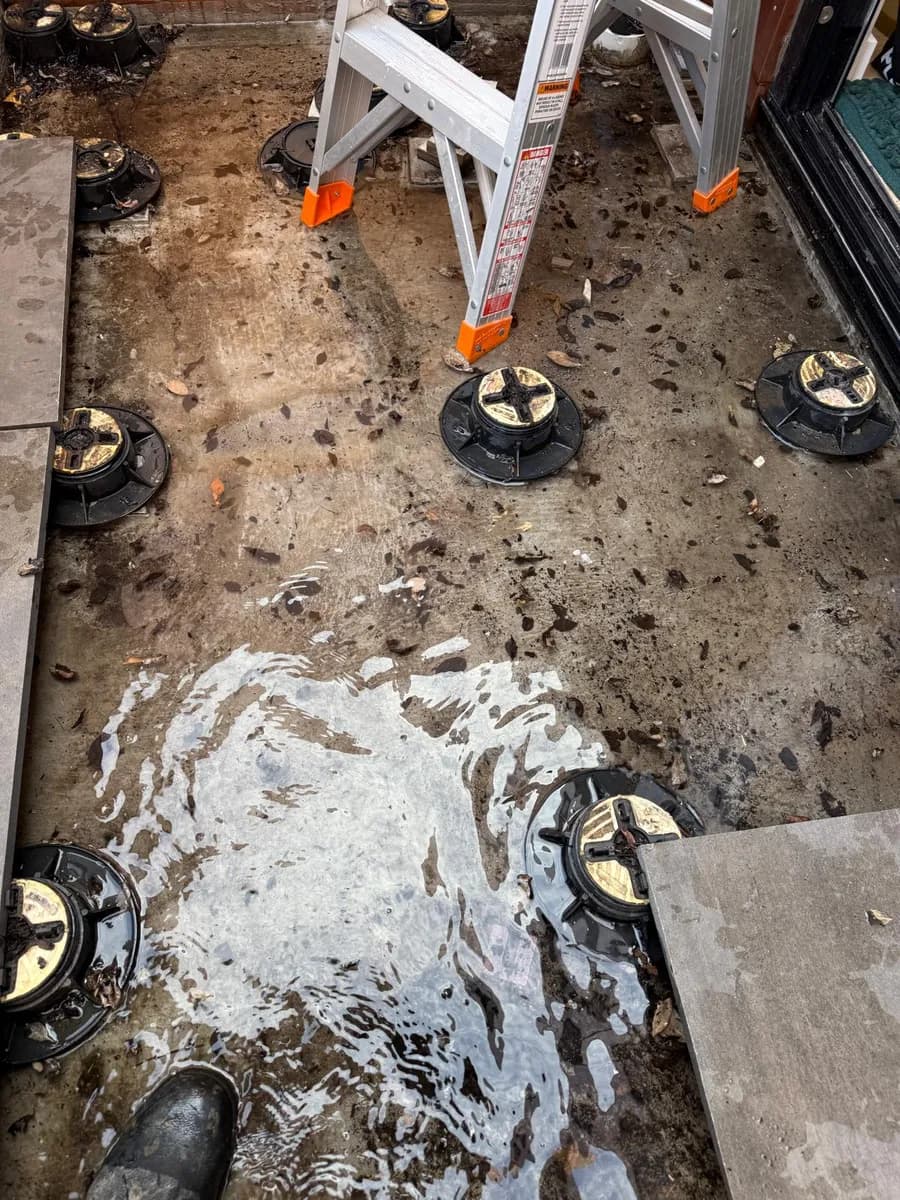 A stripped podium deck under controlled flood test to reproduce the ingress